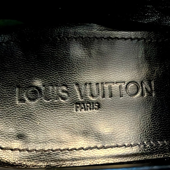 Louis Vuitton men’s loafers in black with Damier print. Size 8, British sizing. - Picture 4 of 7